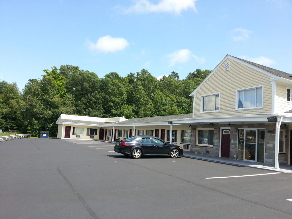 Americas Best Value Inn Providence-North Scituate Exterior photo
